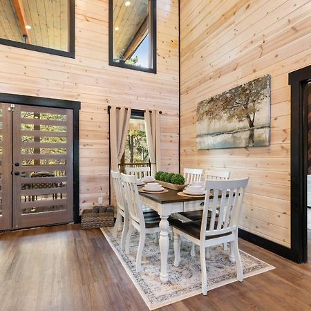 New Luxury Cabin, Hot Tub, Forest Views,Hotel Style Amenitiesブロークン・ボウ エクステリア 写真