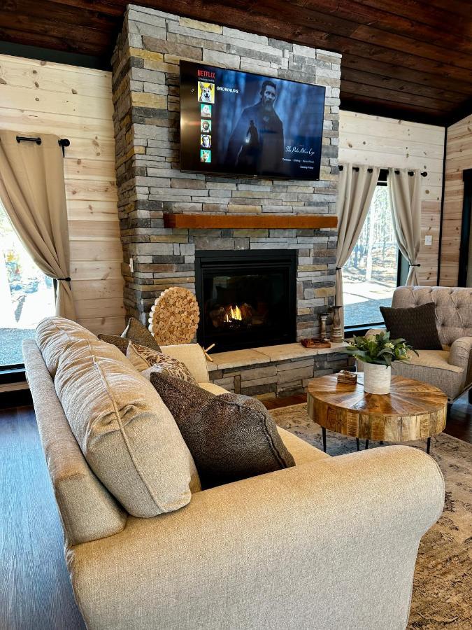 New Luxury Cabin, Hot Tub, Forest Views,Hotel Style Amenitiesブロークン・ボウ エクステリア 写真