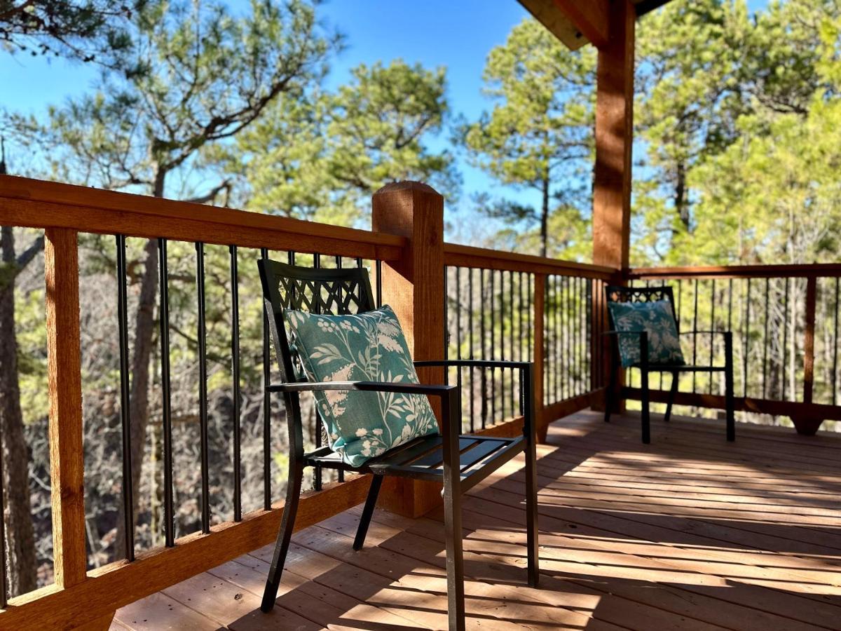 New Luxury Cabin, Hot Tub, Forest Views,Hotel Style Amenitiesブロークン・ボウ エクステリア 写真