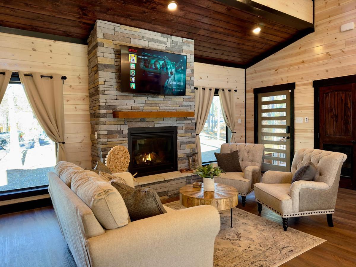 New Luxury Cabin, Hot Tub, Forest Views,Hotel Style Amenitiesブロークン・ボウ エクステリア 写真