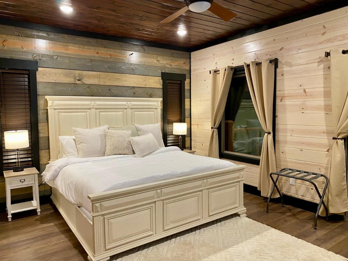 New Luxury Cabin, Hot Tub, Forest Views,Hotel Style Amenitiesブロークン・ボウ エクステリア 写真