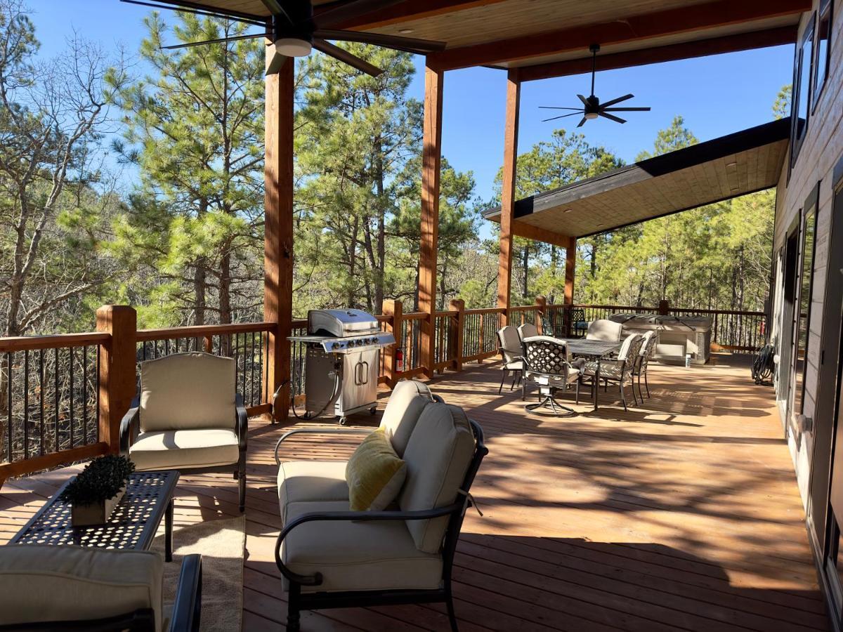 New Luxury Cabin, Hot Tub, Forest Views,Hotel Style Amenitiesブロークン・ボウ エクステリア 写真