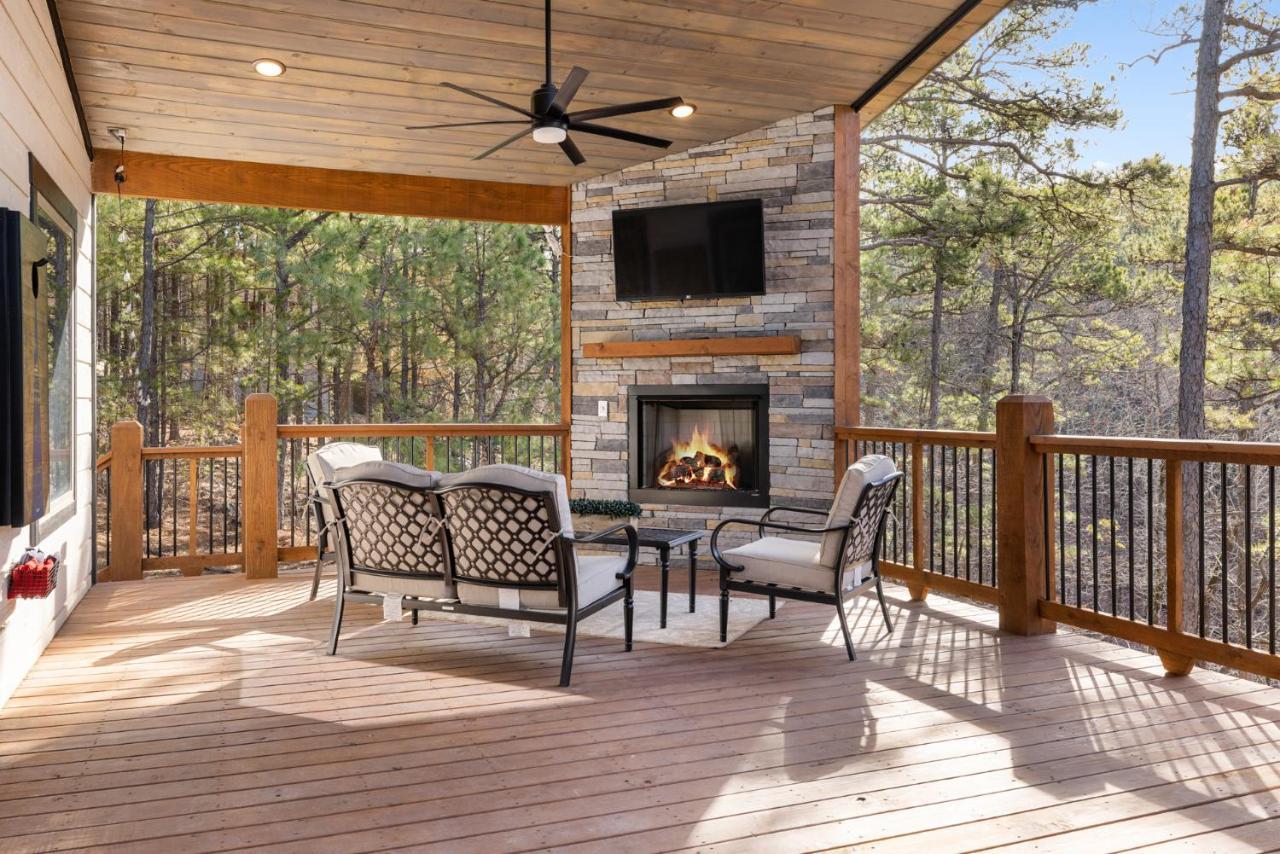 New Luxury Cabin, Hot Tub, Forest Views,Hotel Style Amenitiesブロークン・ボウ エクステリア 写真