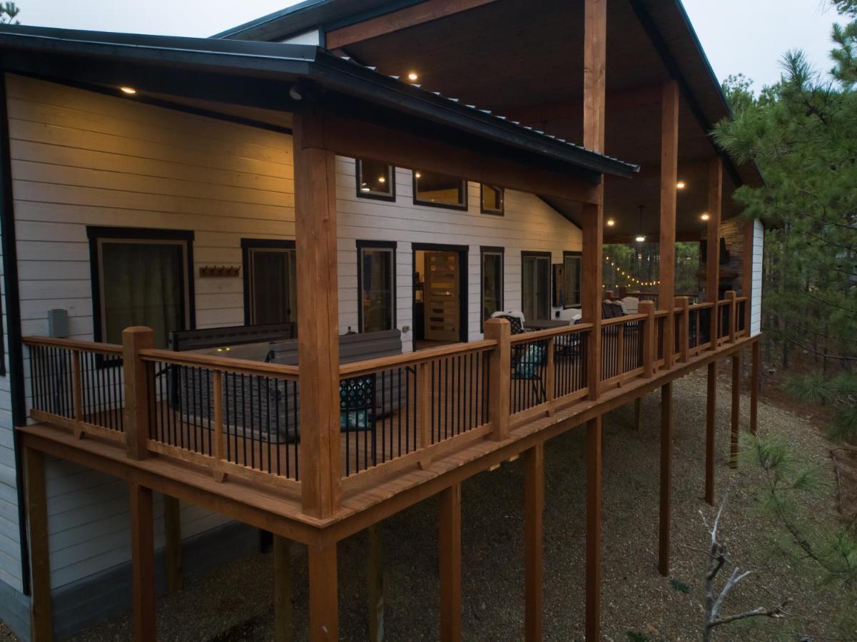 New Luxury Cabin, Hot Tub, Forest Views,Hotel Style Amenitiesブロークン・ボウ エクステリア 写真