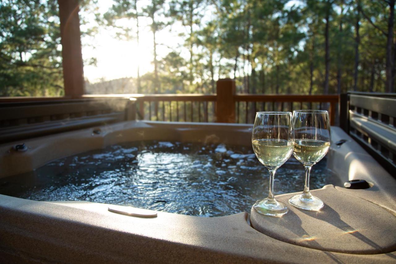 New Luxury Cabin, Hot Tub, Forest Views,Hotel Style Amenitiesブロークン・ボウ エクステリア 写真