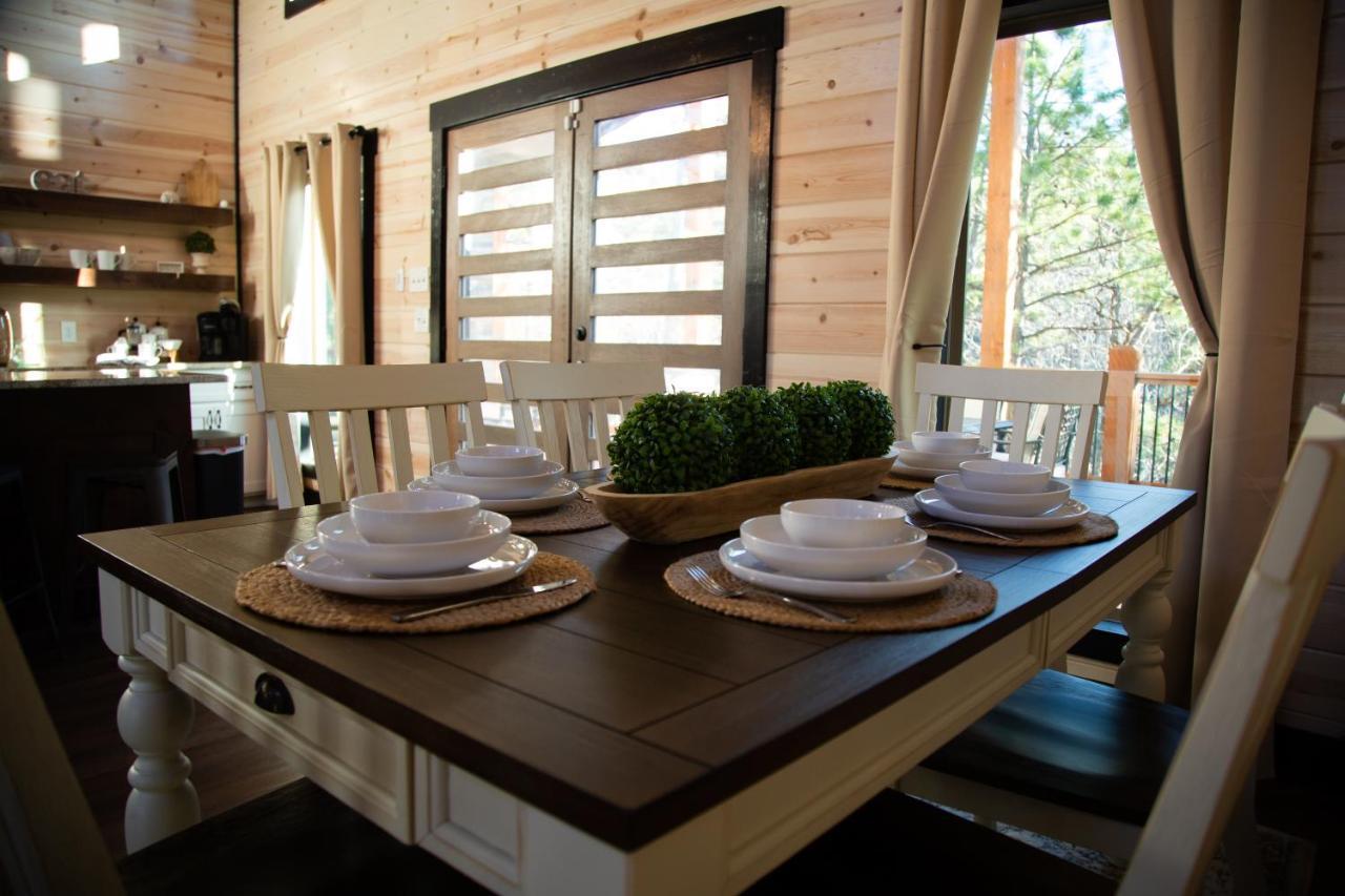New Luxury Cabin, Hot Tub, Forest Views,Hotel Style Amenitiesブロークン・ボウ エクステリア 写真
