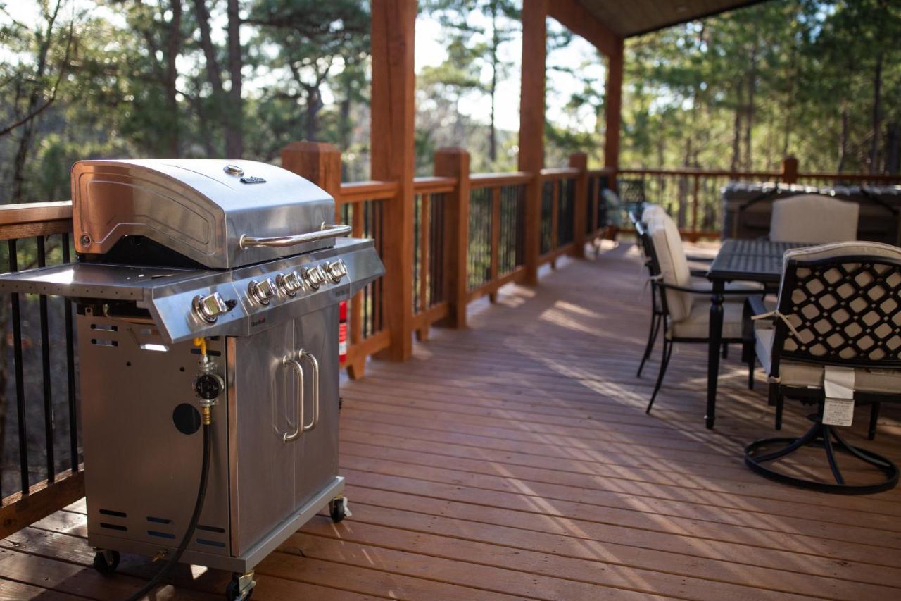 New Luxury Cabin, Hot Tub, Forest Views,Hotel Style Amenitiesブロークン・ボウ エクステリア 写真
