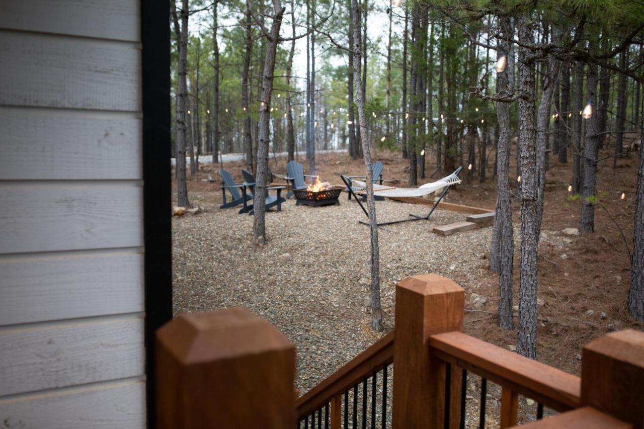 New Luxury Cabin, Hot Tub, Forest Views,Hotel Style Amenitiesブロークン・ボウ エクステリア 写真