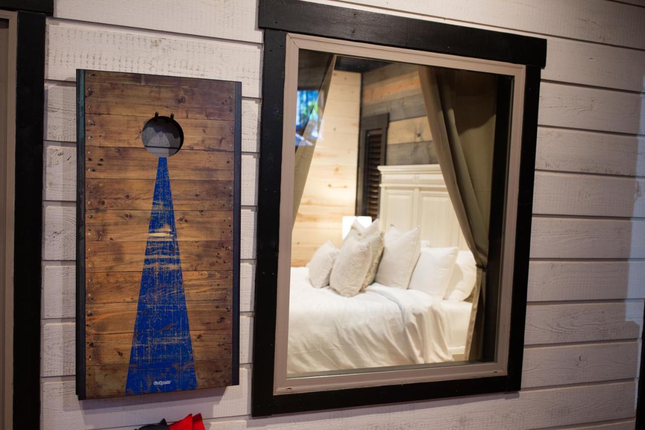New Luxury Cabin, Hot Tub, Forest Views,Hotel Style Amenitiesブロークン・ボウ エクステリア 写真