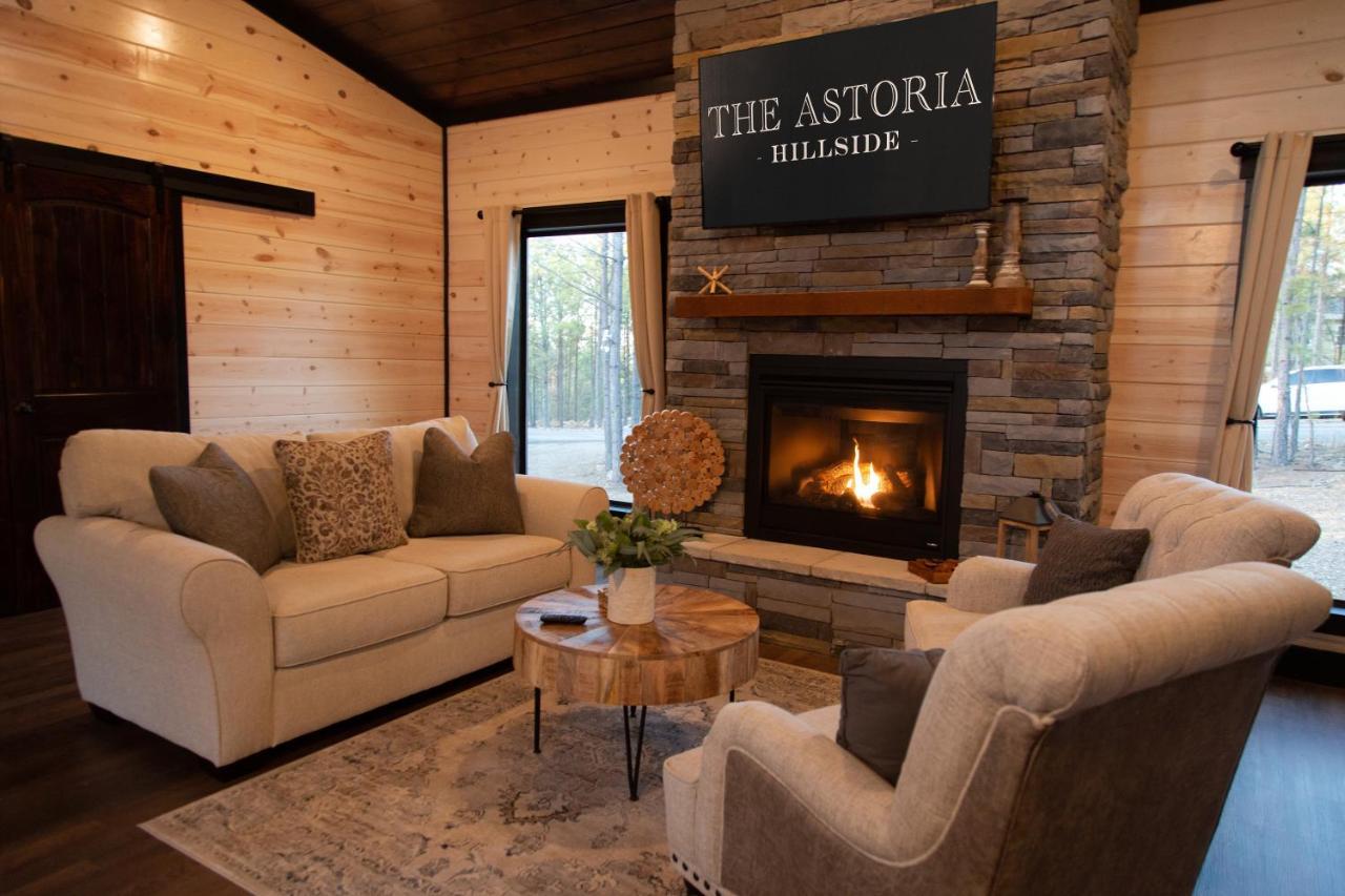 New Luxury Cabin, Hot Tub, Forest Views,Hotel Style Amenitiesブロークン・ボウ エクステリア 写真