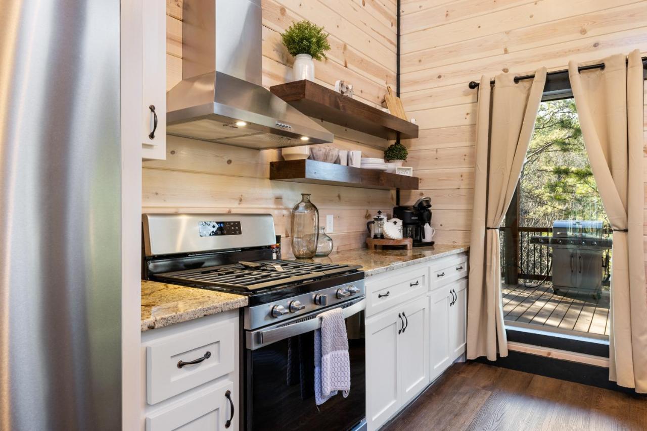 New Luxury Cabin, Hot Tub, Forest Views,Hotel Style Amenitiesブロークン・ボウ エクステリア 写真