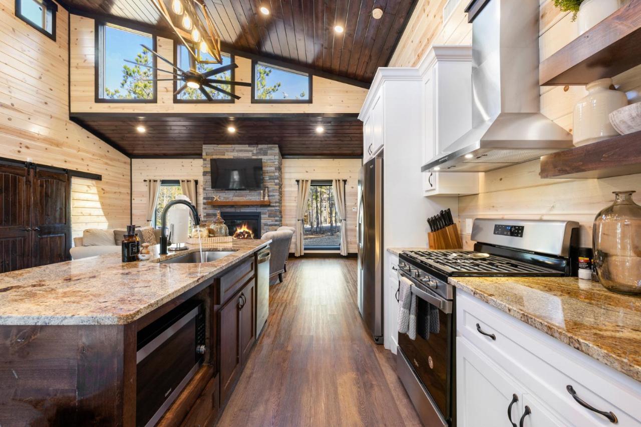 New Luxury Cabin, Hot Tub, Forest Views,Hotel Style Amenitiesブロークン・ボウ エクステリア 写真
