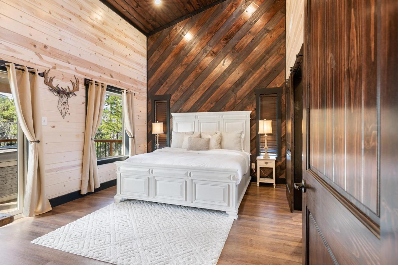 New Luxury Cabin, Hot Tub, Forest Views,Hotel Style Amenitiesブロークン・ボウ エクステリア 写真